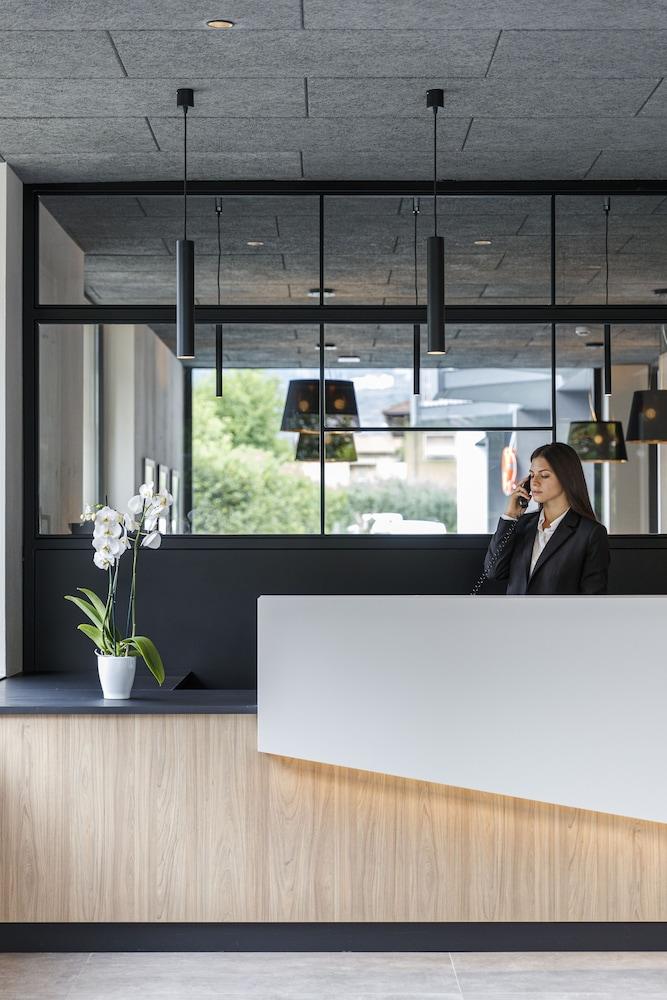 Smart Hotel
